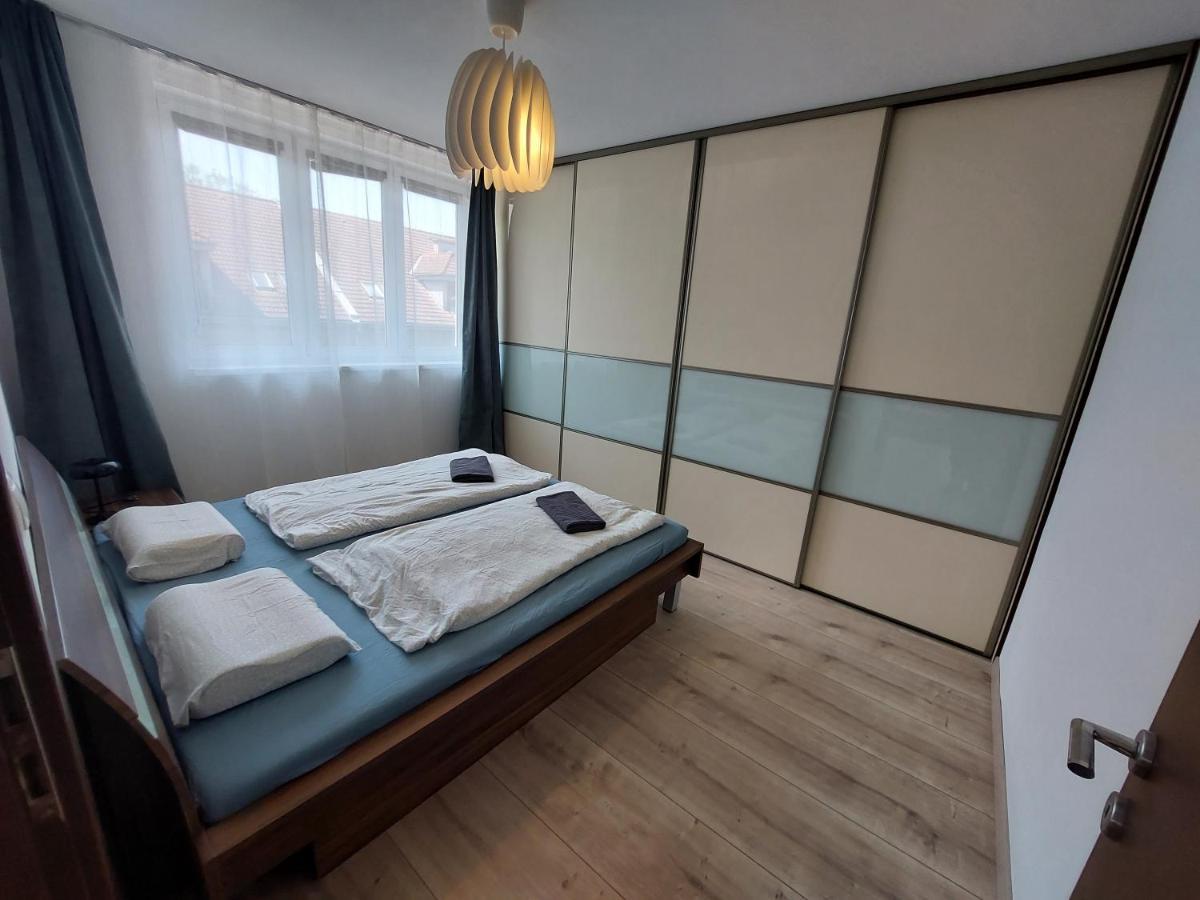 Utulny Apartman V Bratislava 4 Buitenkant foto