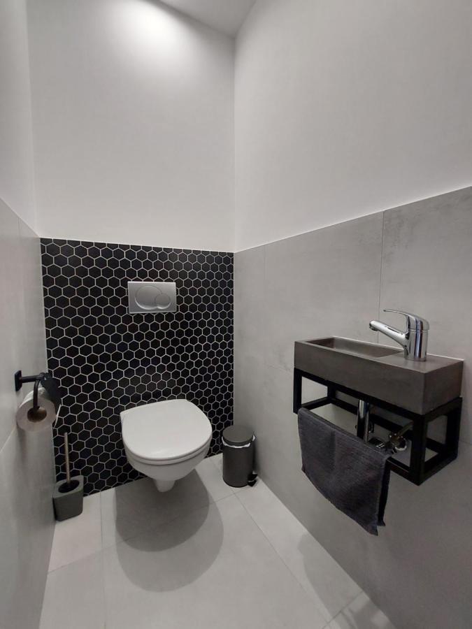 Utulny Apartman V Bratislava 4 Buitenkant foto